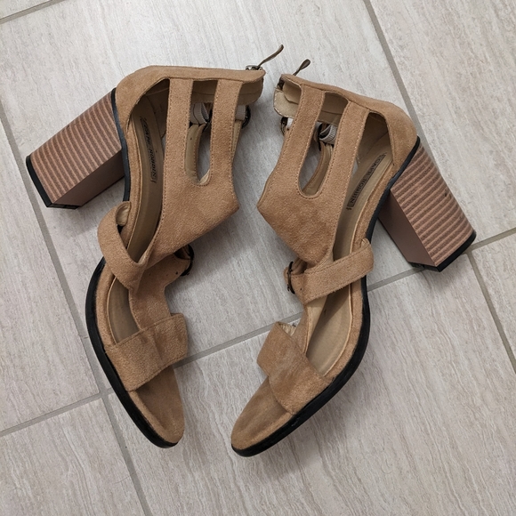 Heels size 8.5 - Picture 1 of 7